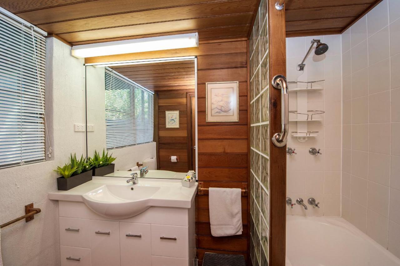 Beachside Cottage - A Private Peaceful Hidden Gem 50m to Beach Nelly Bay Exterior foto